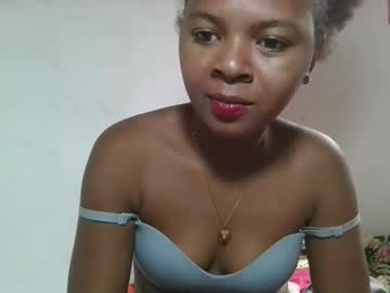 Hairy cam model Ornellahhh live now
