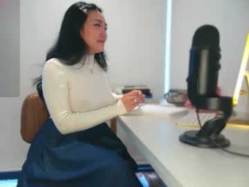 Ozhmara, 22 years old, plsss use the toy in my pussy while im in my spanish class. im so horny lmaooo #lush #asian #new #student #voyeur, webcam photo
