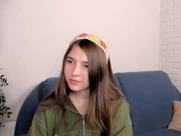 Pamilarakestraw, 19 years old, hello cb  im daniella ^^ its my 1 day   goal: say hello  #shy #brunette #feet #young #new [0 tokens remaining], webcam photo