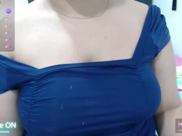 Squirting cam girl Paulinauribe age 25 yrs live now