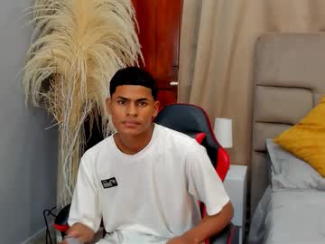 Paull_cassidy, GOAL: Ass play [69 tokens remaining] Welcome to my room! #bbc #bigcock #new #young #cum, webcam photo