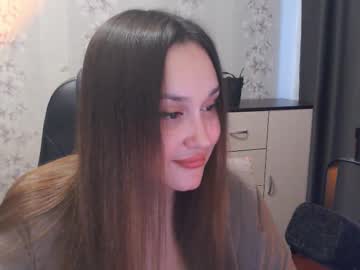 Pennieisebrand, 18 years old, Goal: hehe spin around to show my outfit? Its my first stream today!  #shy #new #18 #young #natural [21 tokens remaining], webcam photo