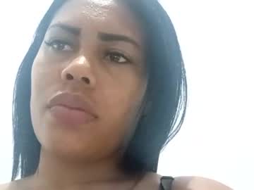 Squirting cam girl Perla_rocio live now