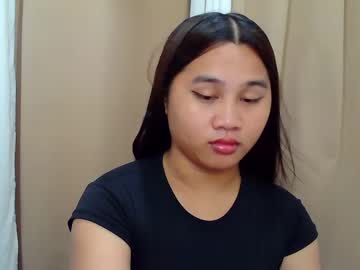 Hairy cam model Petite_trish, 20 yrs live now