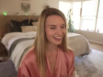 Live cam performer Phoenix_taylor streaming now