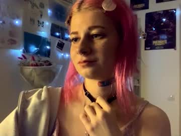 Pinkvampire, 22 years old, GOAL:  air kiss  :3 Hello CB, my name is Sara! i'm #new here! Show me your thumbs up! Let's get acquainted! #redhead #shy #18 #young [120 tokens remaining]" [41 tokens remaining], webcam photo