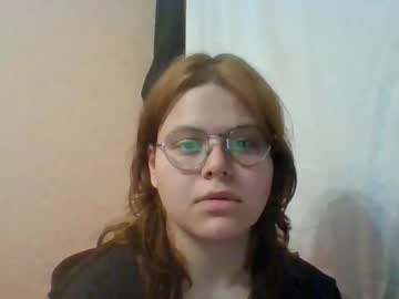 Pixiedare, 18 years old, Goal: Hiiiii, small kiss #piercing #new #shy #feet #18 - Next Goal: Playful kisses, webcam photo