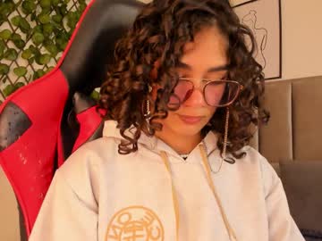 Puffy_hearth, 18 years old, GOAL: Suck Finger ? [24 tokens remaining] ?? I'm too wet you should come and fuck me ?? #squirt #18 #teen #anal #new, webcam photo