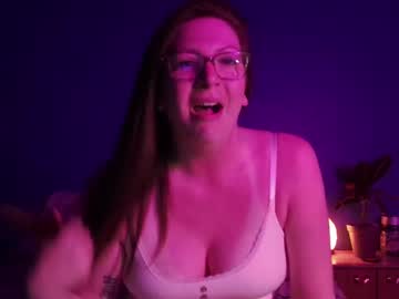 Punkprincess29 • milf40y • Canada • public