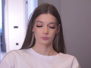 Queendevotion, 18 years old, 1st day #new goal: play with my hair - hi all^^   #skinny #18 #shy #cute [56 tokens remaining], webcam photo