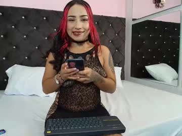 Squirting cam girl Queenscarlett_ live now