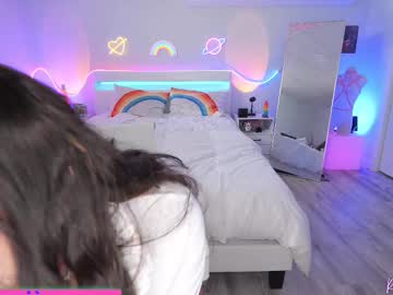 Squirting cam girl Rainbowslut age 26 yrs live now