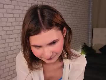 Revenantrose, 18 years old, Goal:  squeeze boobs^^ l ??Hey! It's my 1st day <3 ?? #skinny #teen #18 #shy #new [0 tokens remaining], webcam photo