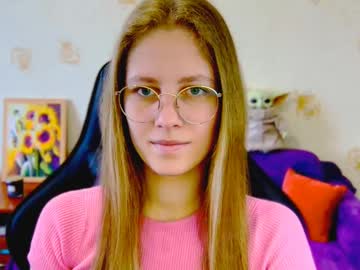 Roxie_shy, 24 years old, ? Heeyyy, Guys ? Join to my room and follow me ? #lovense #natural #shy #young #18, webcam photo