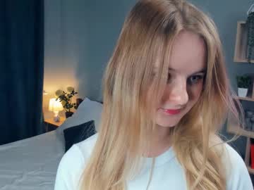 Roxysaults, 18 years old, GOAL: show my eyes close up [15 tokens remaining] Welcome, I'm Roxy, this is my first day!  #18 #bigboobs #new #teen #shy, webcam photo