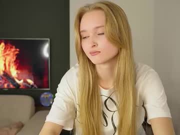 Rubyecrisan, 18 years old, Kisses for bare shoulders  #new #bigass  #18 #cute #beauty [10 tokens remaining], webcam photo