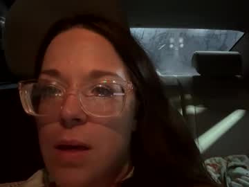 Squirting cam girl Rystaz age 34 yrs live now