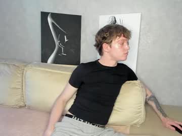 Live cam performer saenkov, age 20 (boy, gay, 18, young, new) profile photo streaming now