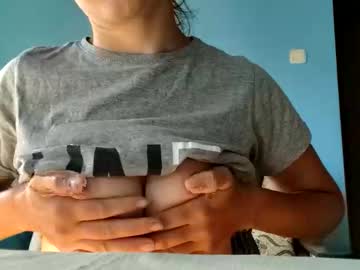 Squirting cam girl Salmah056 age 22 yrs live now