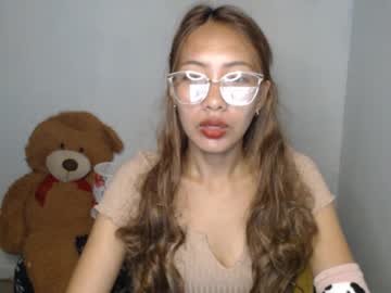 Skinny Asian cam girl Sammnextdoor live in HD