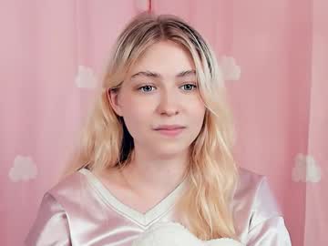 Sandyacerno, 18 years old, Hello CB, These are my first steps! Goal:Eye close to cam  #new #18 #cute #natural #young [20 tokens remaining], webcam photo