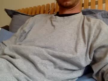 Feet Cams Live male performer sansha1990 streaming now