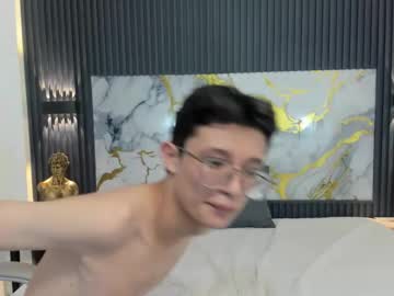 Santiago_russo18, GOAL: Hard Dick [368 tokens remaining] Welcome to my room! #asian #cum #18 #skinny #gay, webcam photo