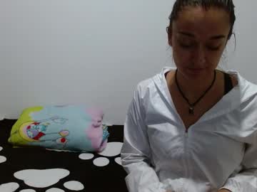 Squirting cam girl Sarasteele age 35 yrs live now
