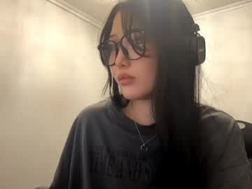 Sary_flame, 18 years old, GOAL >Make me smile< #new #18 #asian #cute #shy [0 tokens remaining], webcam photo