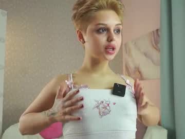 Sasha_arrt, 19 years old, take off your panties [35 tokens left] my first day on chatrubate!!! #new #18 #bigass #student #young, webcam photo
