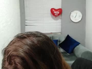 Squirting cam girl Scarlethsexy69 live now
