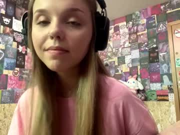 Secret_halo, 18 years old, Goal: lick lips . First day for me wish me luck! #new #skinny #shy #18 #bigboobs [0 tokens remaining], webcam photo