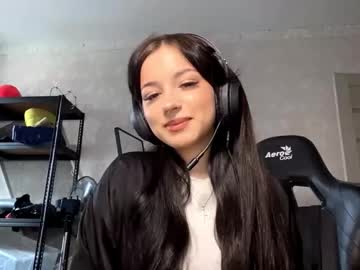 Shanaecornish, 18 years old, Umm, hi, its first day:) Goal - Take off my black jacket!  #new #shy #teen #young #natural [0 tokens remaining], webcam photo