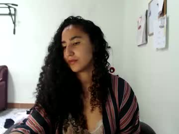 Squirting cam girl Shopia_scarlet age 32 yrs live now