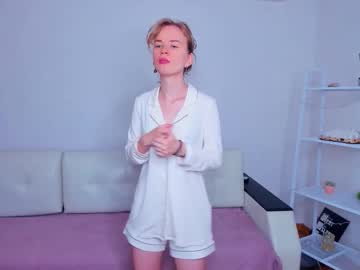 Silverray_ofmoon, 18 years old, intensive touches to the neck :) #shy #blonde #new #18 #young [70 tokens remaining], webcam photo