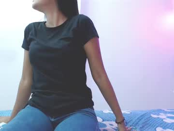 Squirting cam girl Skinnybarbie022 age 31 yrs live now