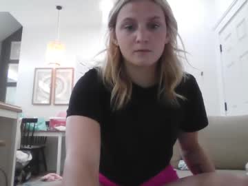 Live Milf Sluttyscarlett69 - Hot Milf Cams