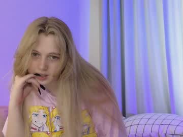 small_blondee - Live EU Performer