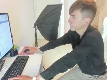 Smallgiant26 big cock cam stud 23 yrs streaming live