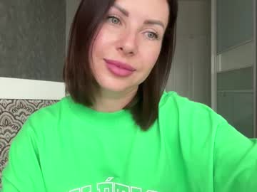 Sophieandfuns, 37 years old, hey, im sophie and im new here! #milf #bigtits #new #bigass  // GOAL: maybe u wanna see doggy? [116 tokens left], webcam photo