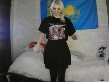 Starremick, 18 years old, Goal: lift up my top & show my bra!  Hello everyone I'm Katiie would be glad to meet you and have a good time^^ #shy #skinny #18 #blonde #new [0 tokens remaining], webcam photo