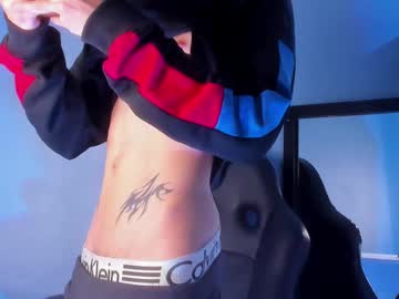 Muscle cam star Stivarfox21, 19 yrs