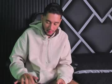 Stiven__01 big cock cam stud 19 yrs streaming live