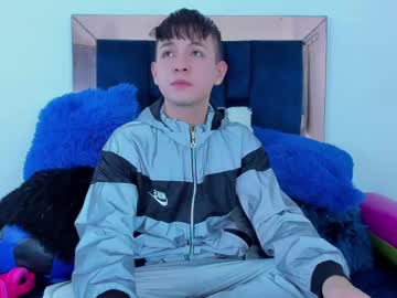 Live twink cam Stivenbragam nude and streaming