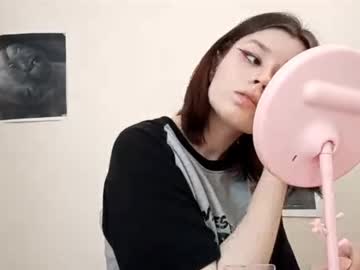 Style_bliss, 18 years old, Hello guys ^my name is    ^ ?Welcome to my room ?^ #new #shy #natural #18 #smalltits Goal:  show feet  [29 tokens remaining], webcam photo