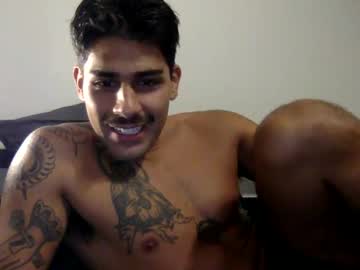 Live cam performer Suaveces streaming now
