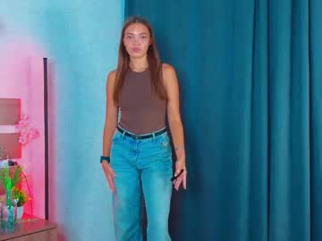 Susanerickson, 18 years old, SHow neck CloseUp to Cam ? Hey everyone ;3 I`m new here and wanna to know more information how here we can spend our time? #new #18 #teen #shy #young [15 tokens remaining], webcam photo