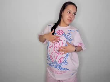 Sweetie_flame, 18 years old, goal :A cute wink for you  #new #18 #brunette #teen #shy [11 tokens remaining], webcam photo
