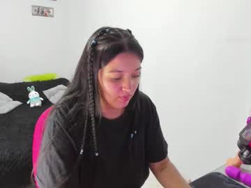 Squirting cam girl Sweetlauhot age 27 yrs live now