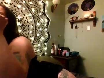 Talktomenicely_ • hotcouple31y • United States • public